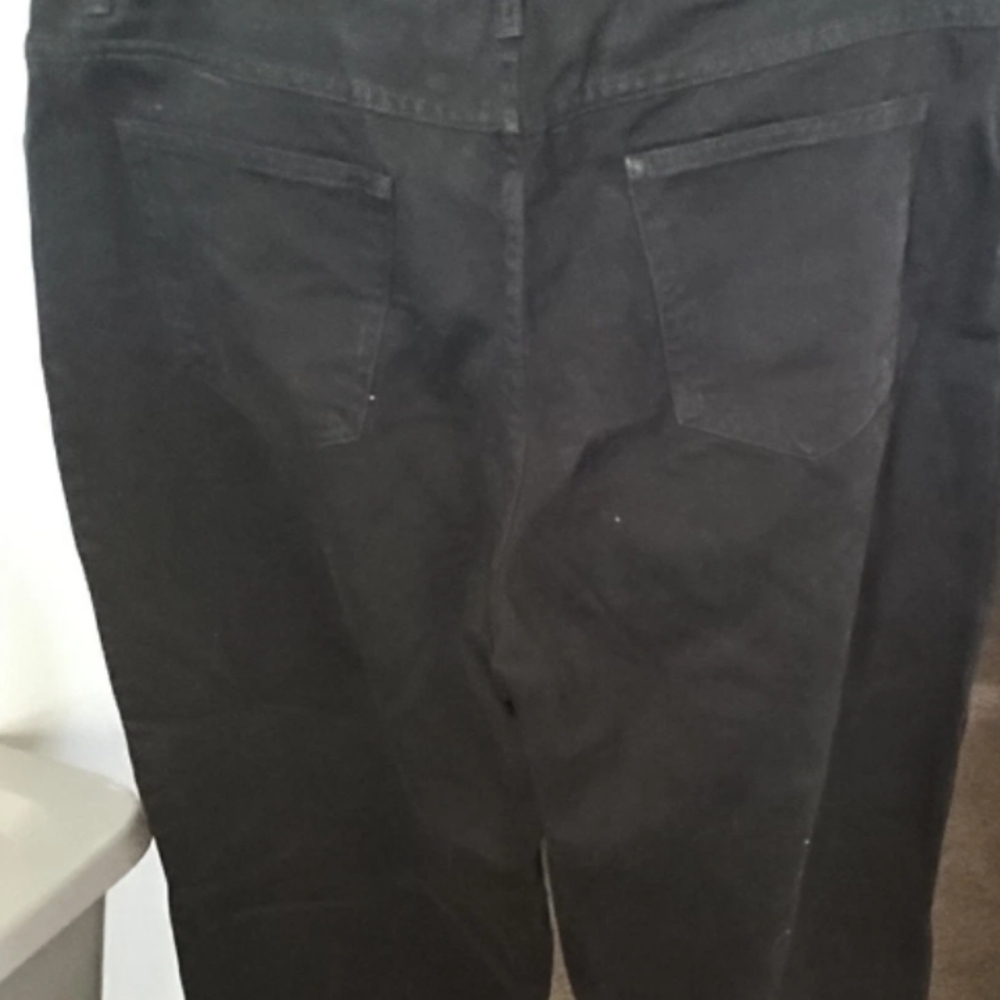 Vintage Bill Blass Easy Fit Capris Black Jeans     Classic Black Women's Jeans - Picture 6 of 6